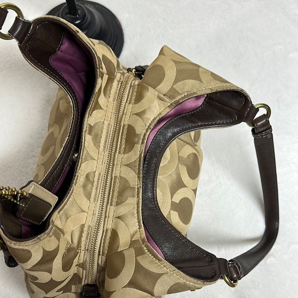 Coach Maggie Optic Khaki canvas shoulder bag Purse! - Picture 6 of 16